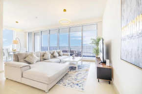 Elegant Residence in Creek Minutes from Downtown